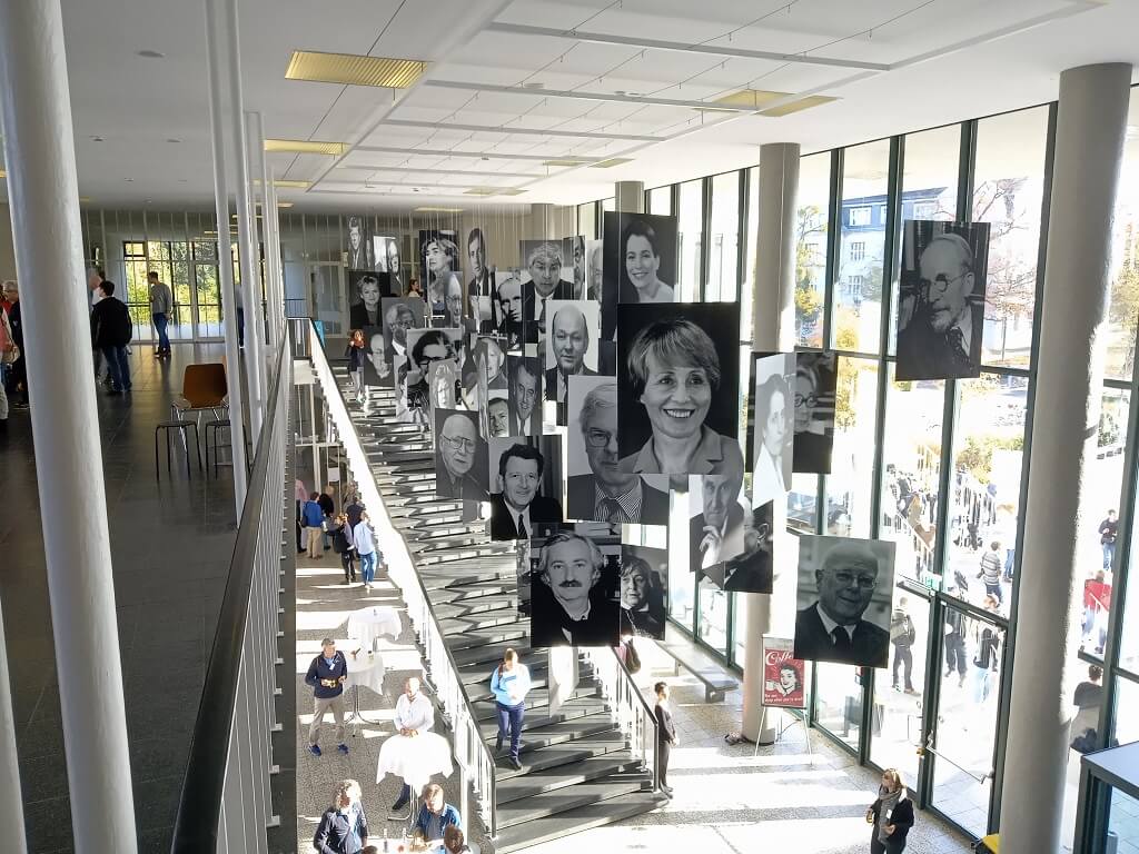 Blick ins Foyer des Henry Fordbaus der Freien Universität